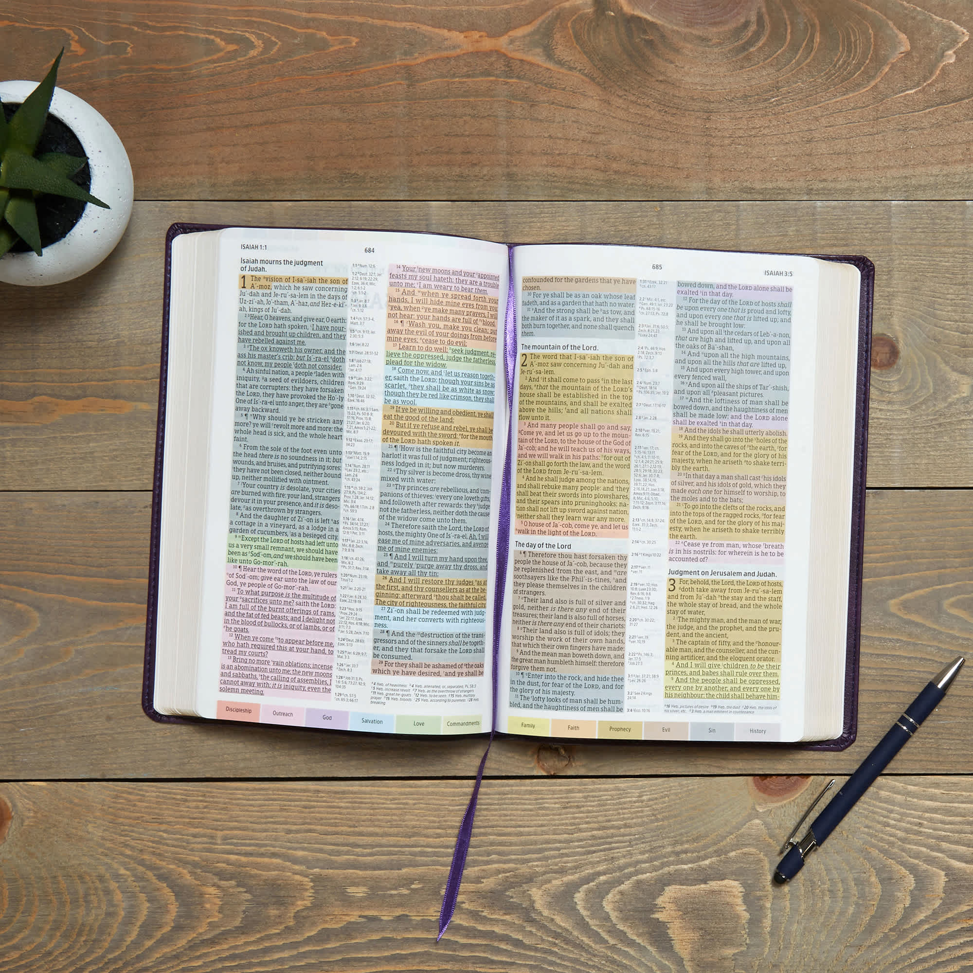 slide 5 of 9 for KJV Rainbow Study Bible, Purple LeatherTouch
