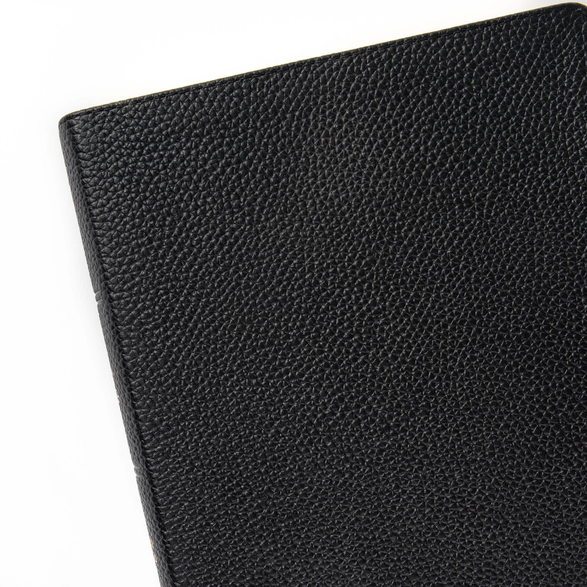 slide 9 of 12 for CSB E3 Discipleship Bible, Black Genuine Leather