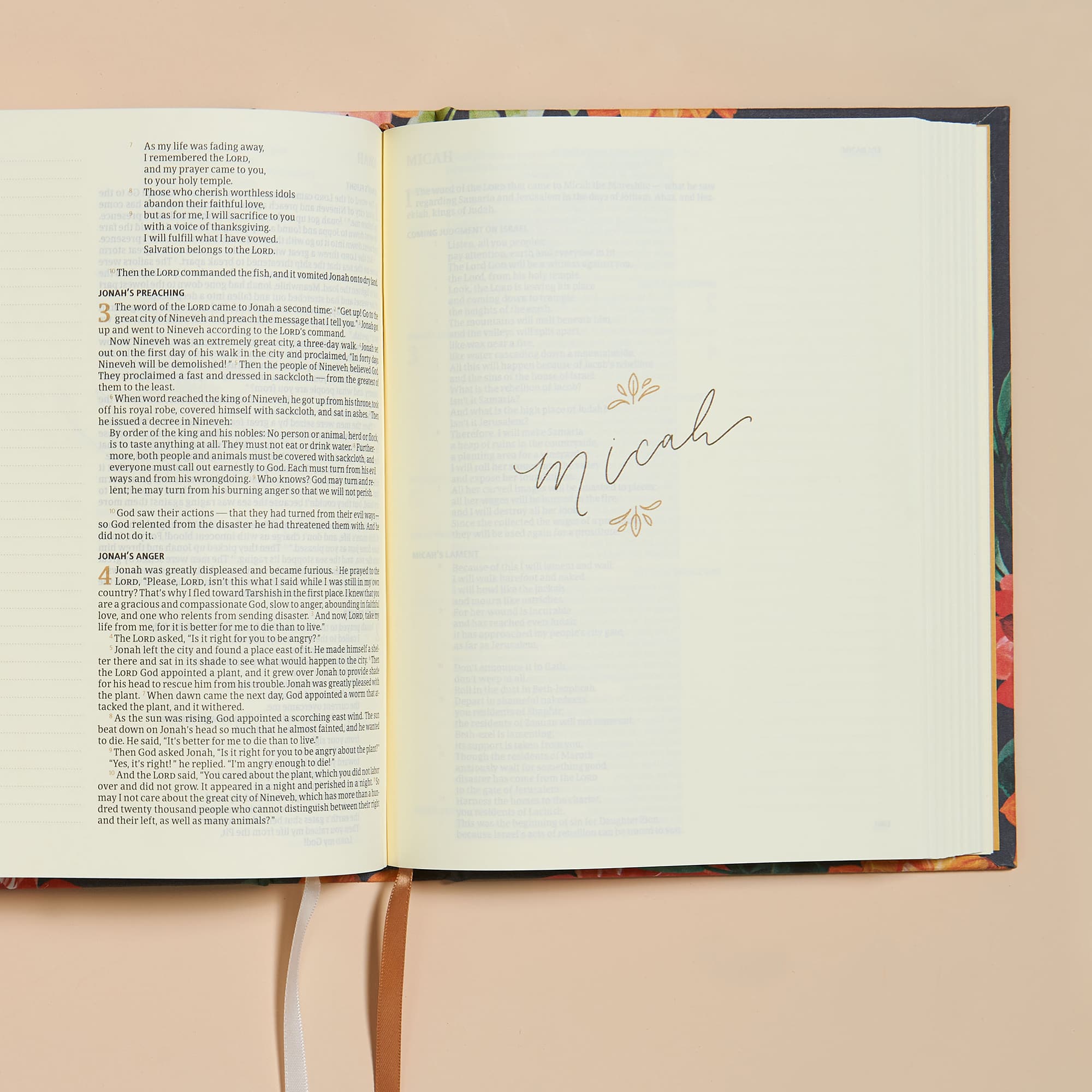 slide 4 of 10 for CSB Notetaking Bible, Hosanna Revival Edition, Dahlias Cloth Over Board