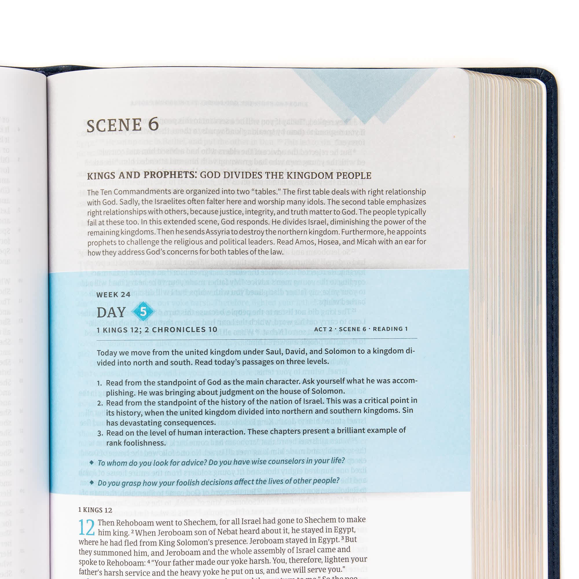 slide 6 of 10 for CSB Day-by-Day Chronological Bible, Navy LeatherTouch