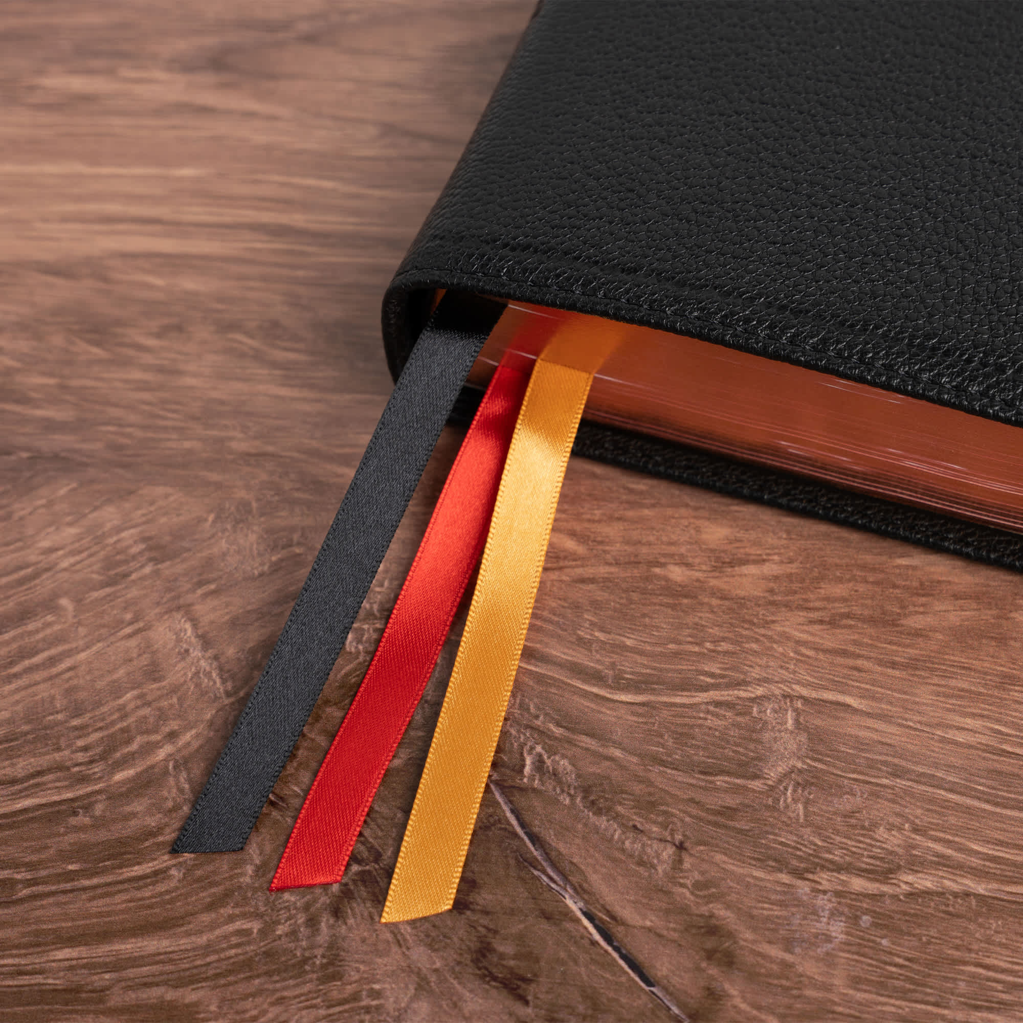 slide 11 of 15 for CSB Pastor's Bible, Verse-by-Verse Edition, Holman Handcrafted Collection, Black Premium Goatskin