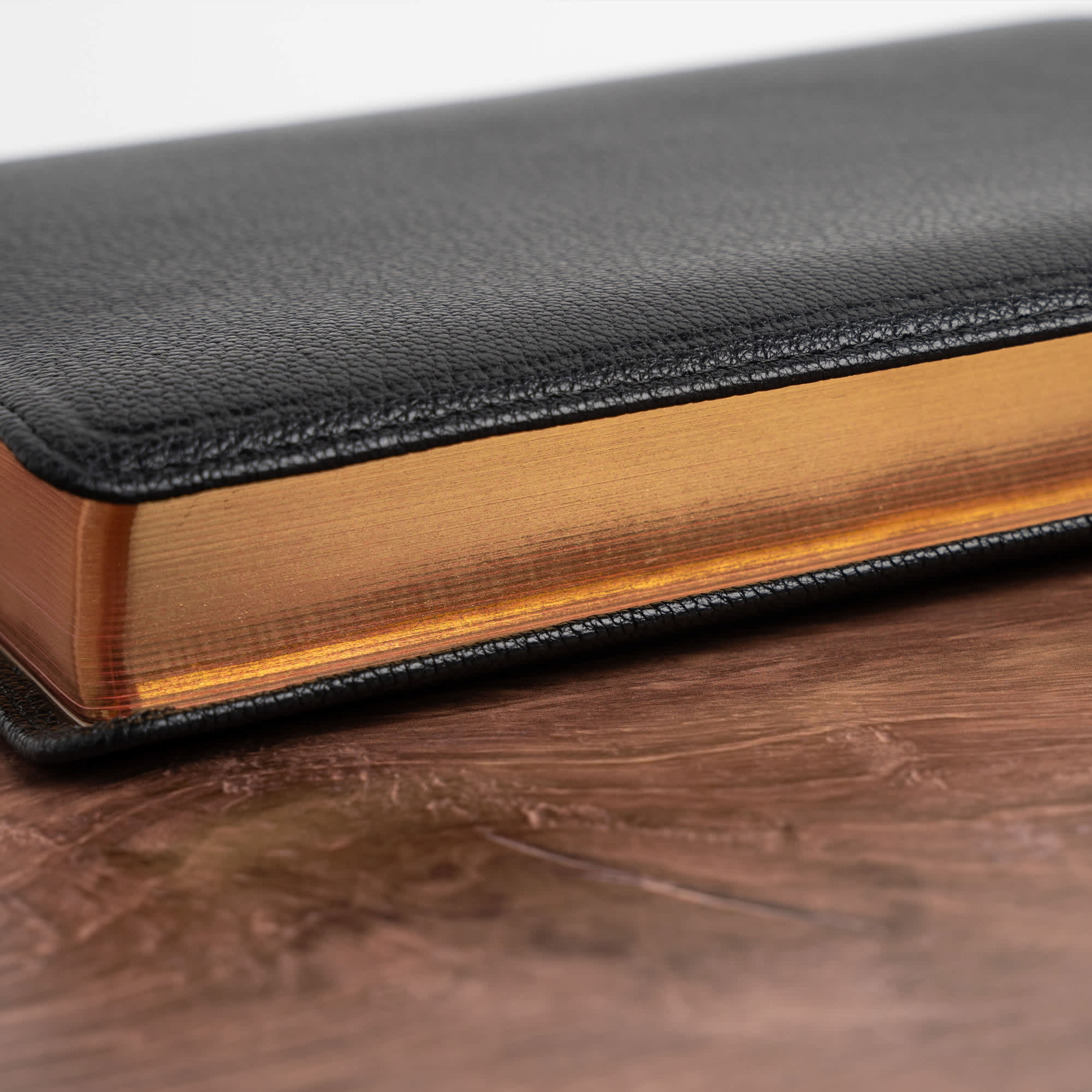slide 12 of 15 for CSB Pastor's Bible, Verse-by-Verse Edition, Holman Handcrafted Collection, Black Premium Goatskin