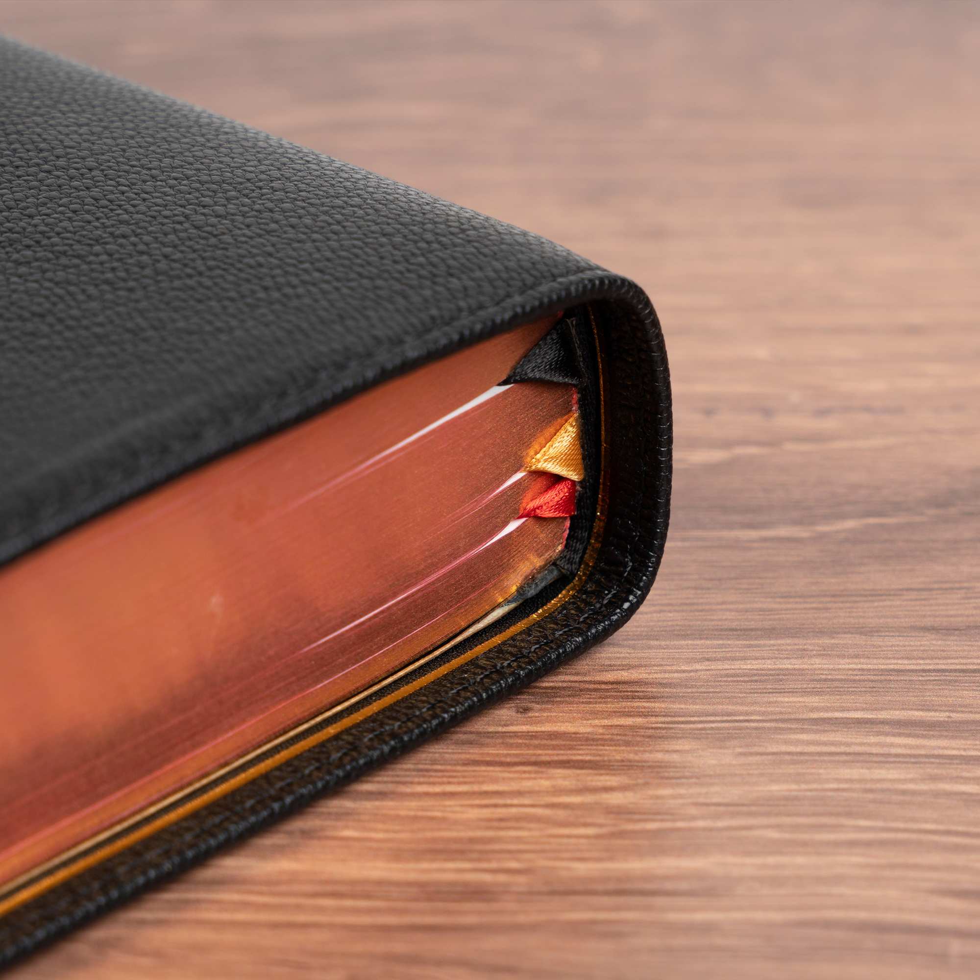 slide 14 of 15 for CSB Pastor's Bible, Verse-by-Verse Edition, Holman Handcrafted Collection, Black Premium Goatskin