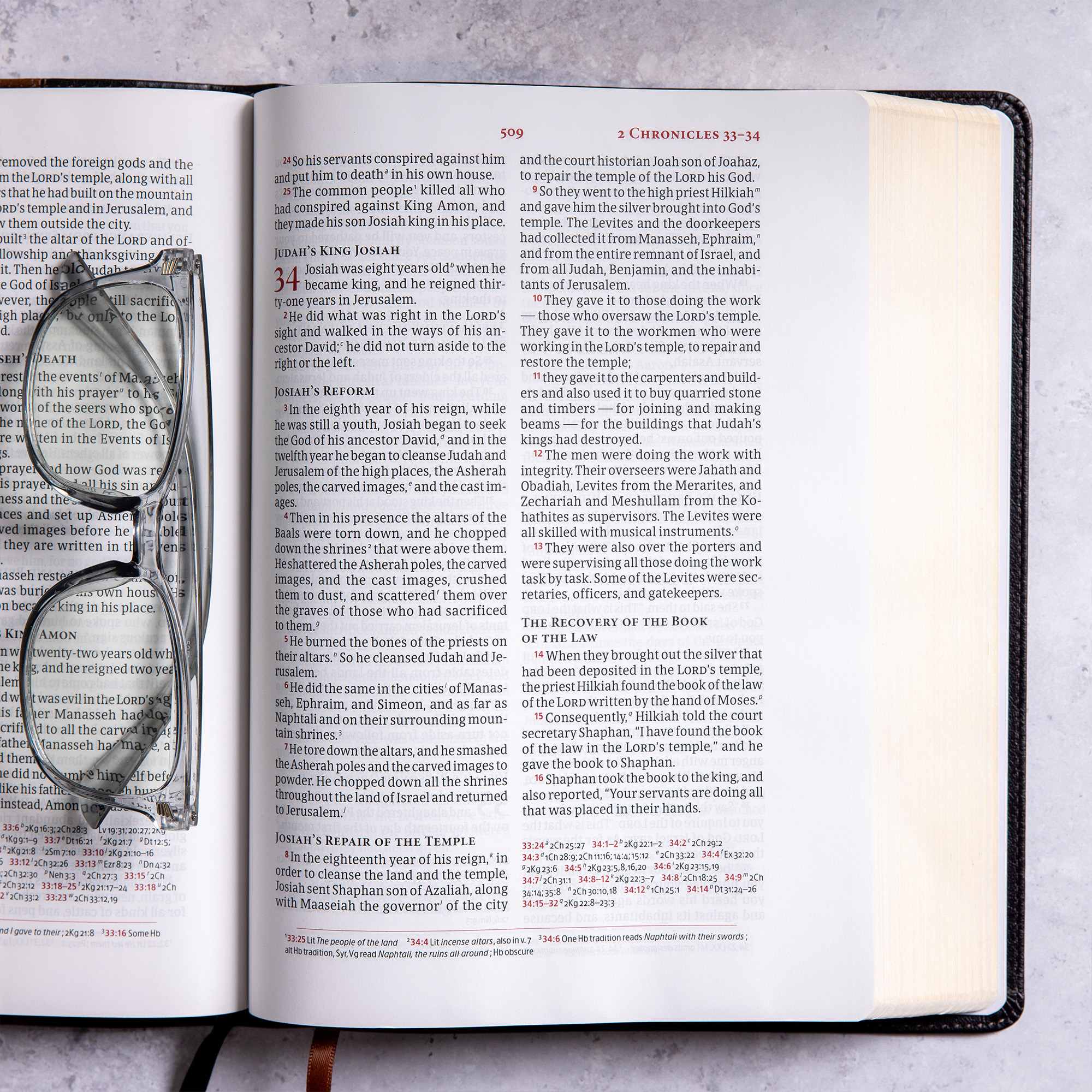 slide 14 of 14 for CSB Verse-by-Verse Reference Bible, Black/Brown LeatherTouch