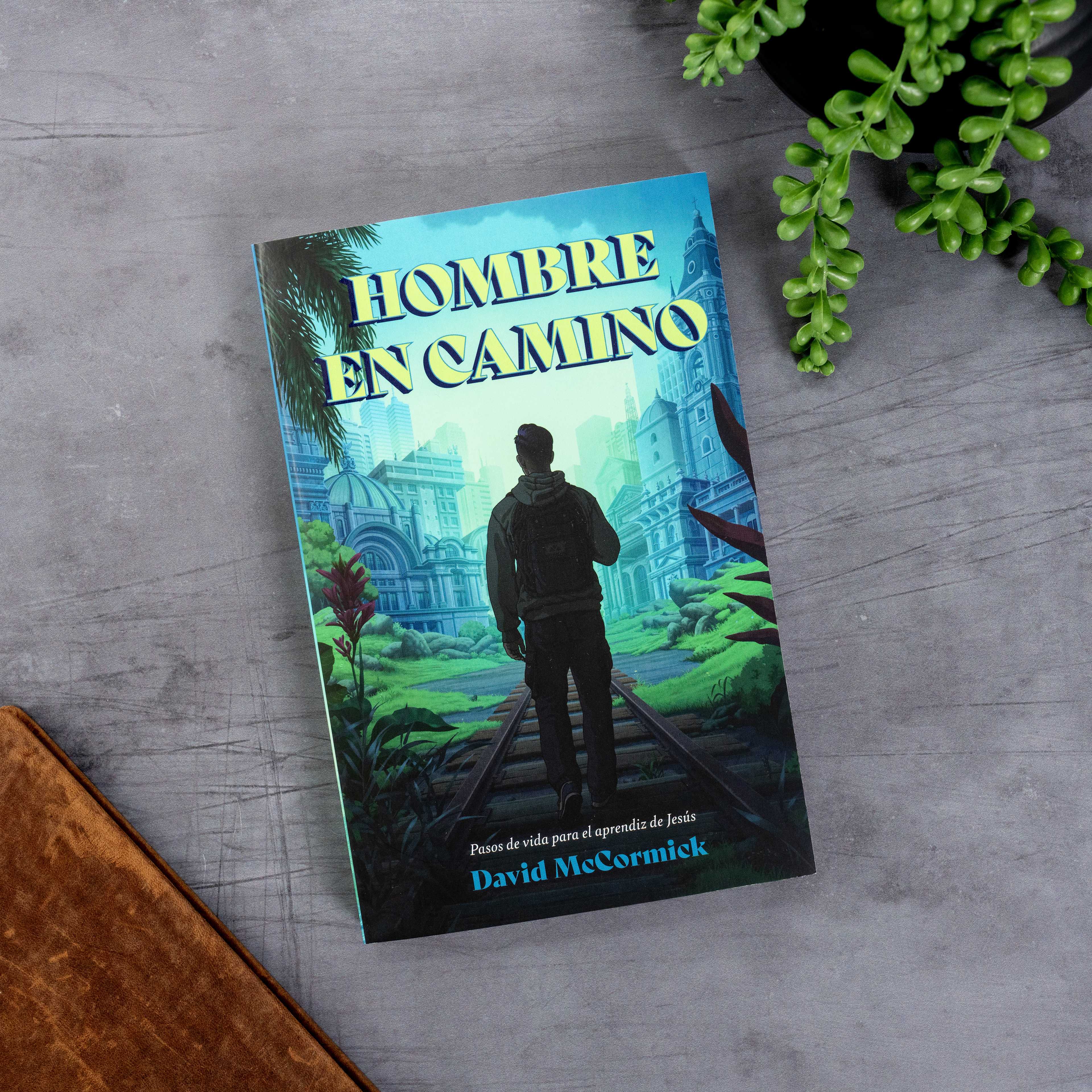slide 4 of 5 for Hombre en camino