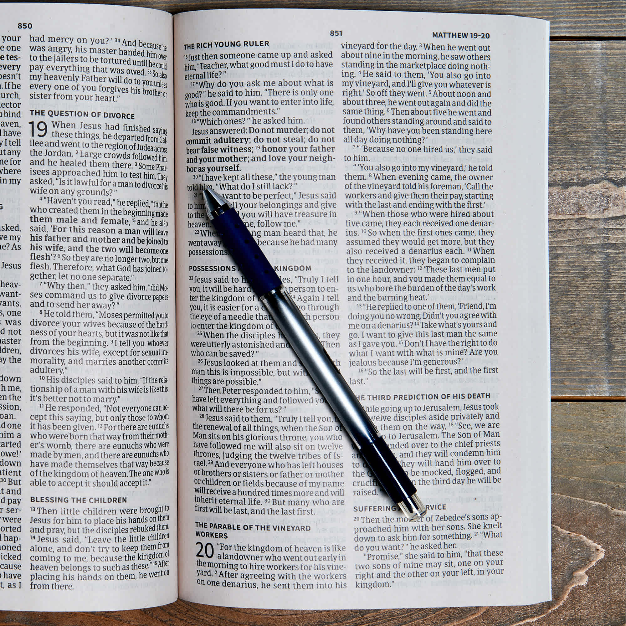 slide 5 of 8 for CSB Outreach Bible, Large Print Edition