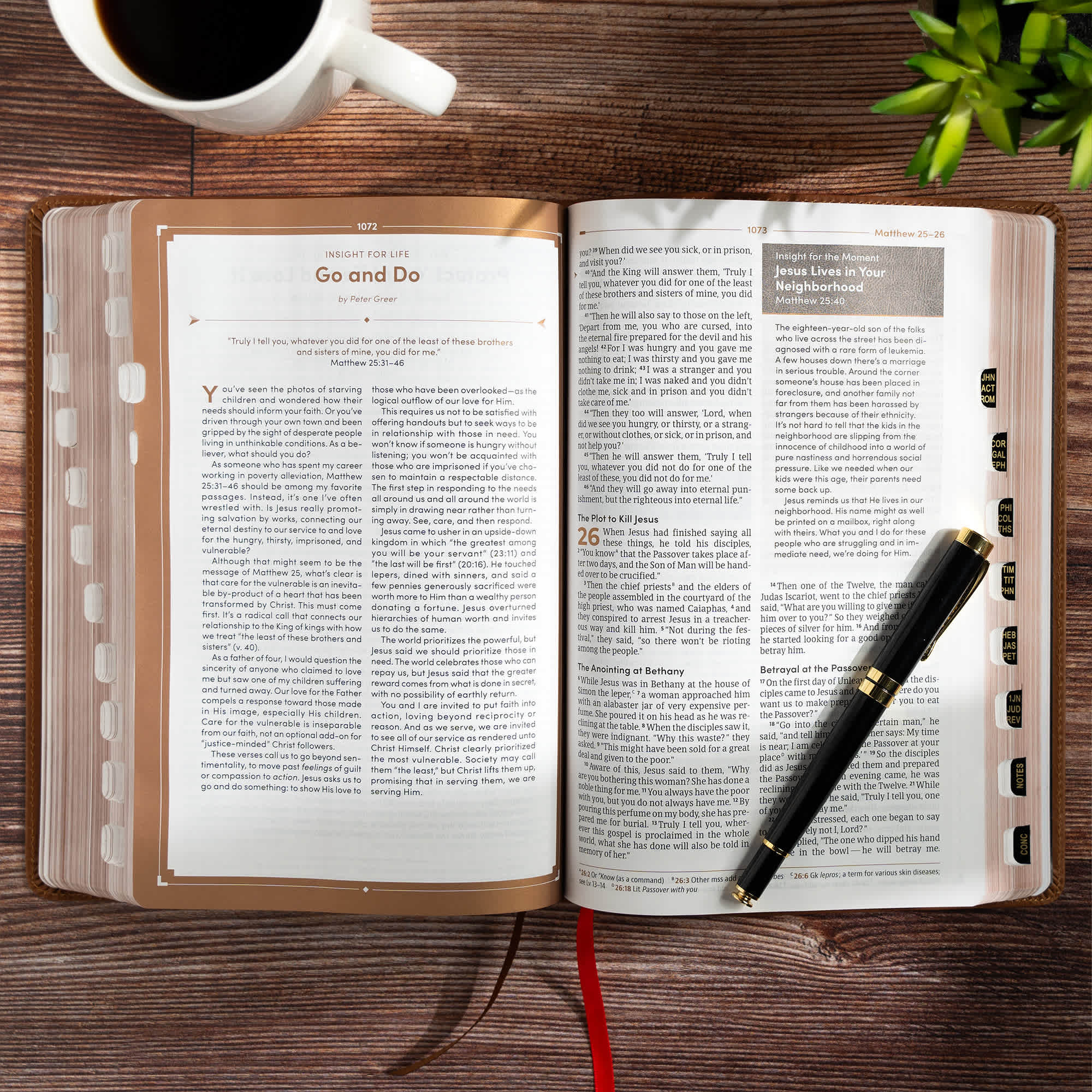 slide 6 of 10 for CSB Men's Daily Bible, Brown Genuine Leather, Indexed