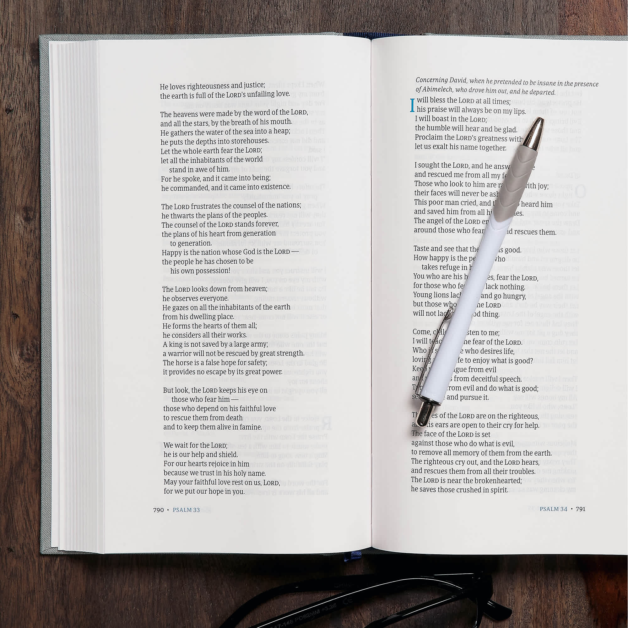 slide 5 of 10 for CSB Reader's Bible, Gray Cloth Over Board