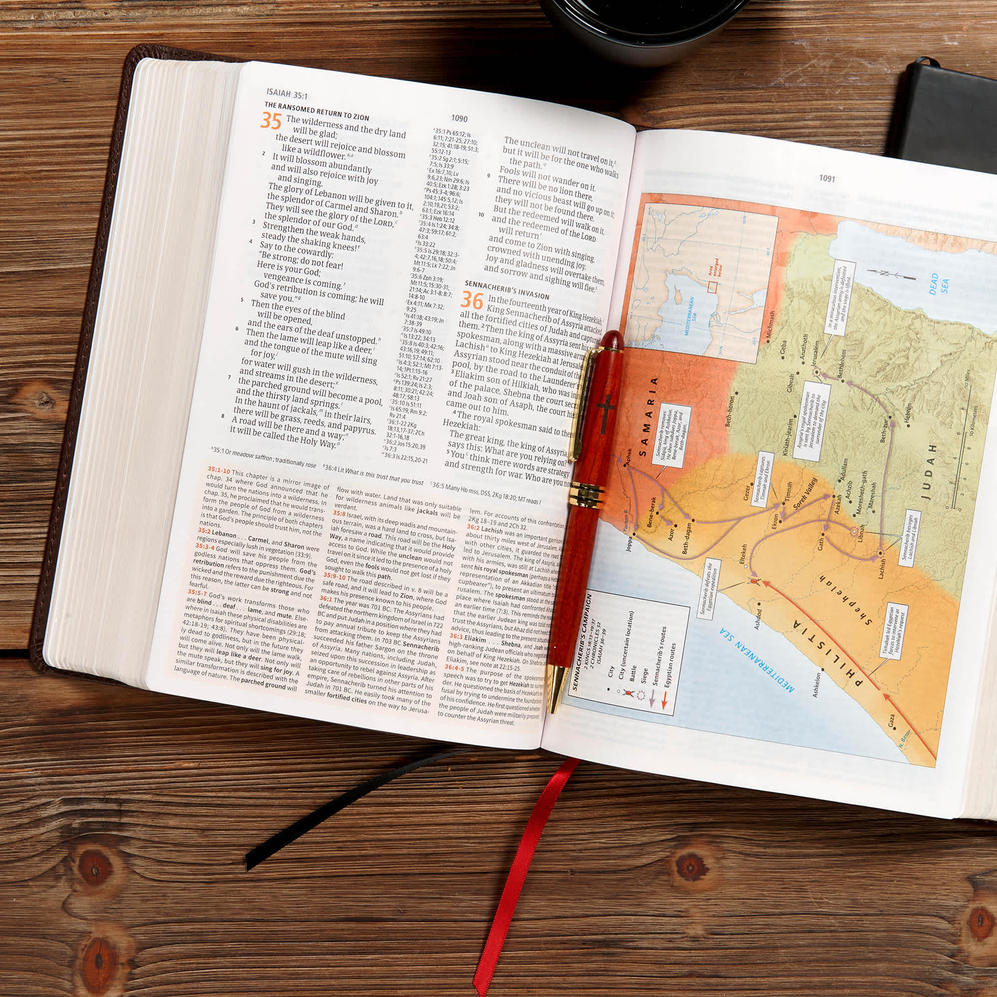 slide 6 of 9 for CSB Study Bible, Brown Genuine Leather