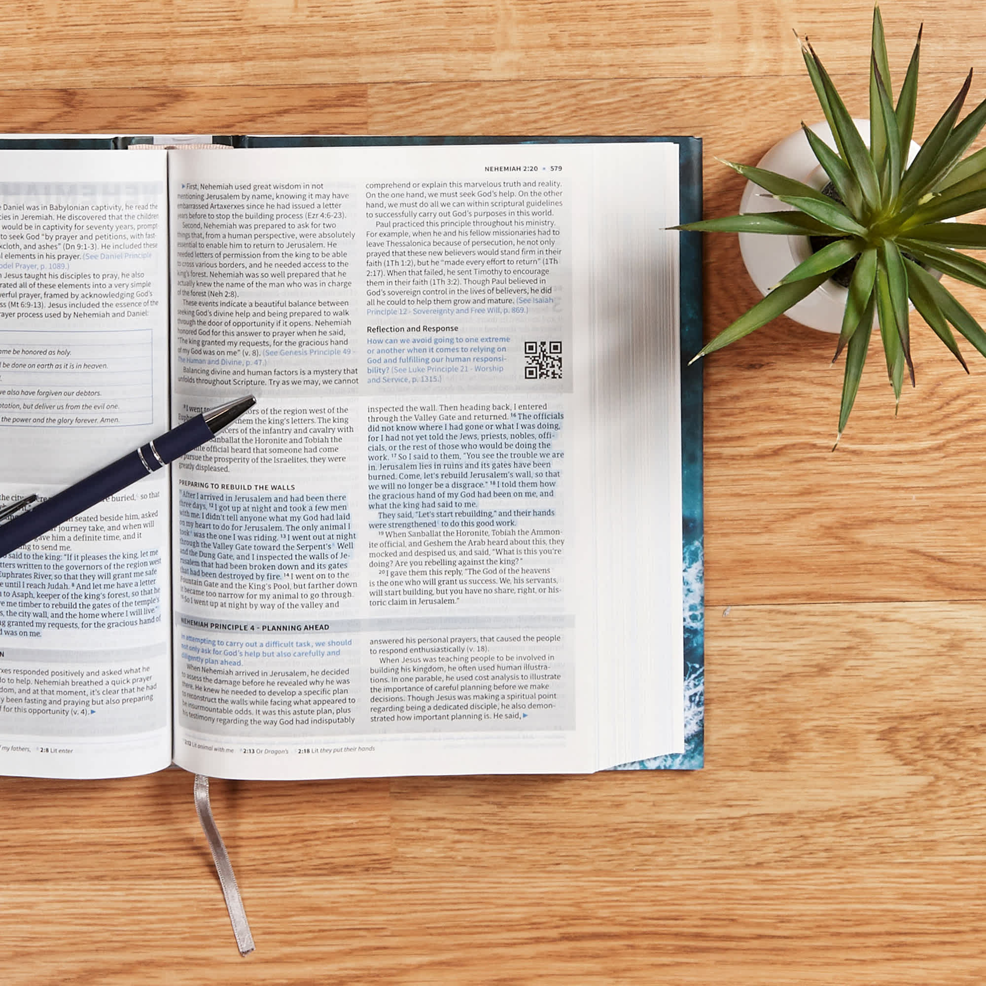 slide 6 of 9 for CSB Life Essentials Interactive Study Bible, Hardcover, Jacketed