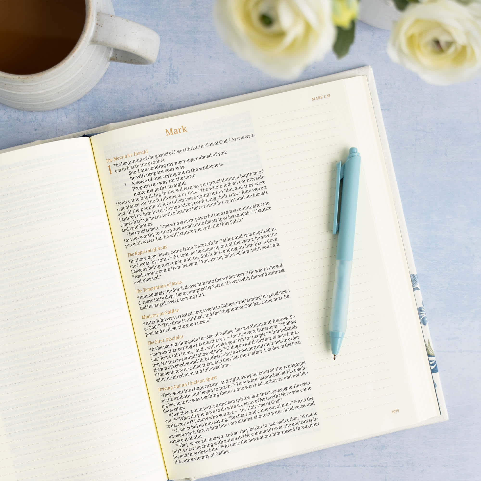 slide 7 of 11 for CSB Notetaking Bible, Large Print Edition, Cream Floral Cloth Over Board