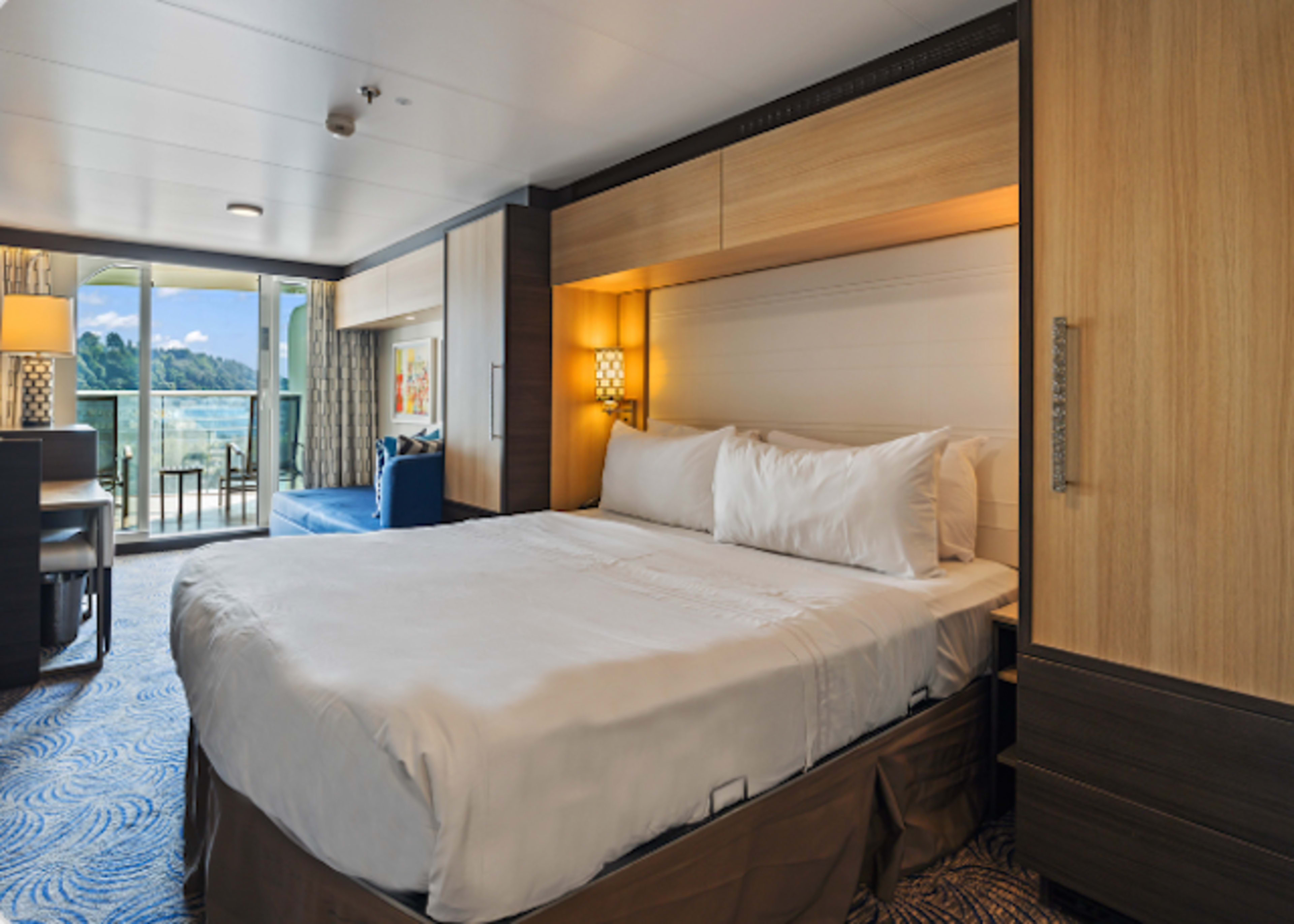 cruise stateroom with baclcony