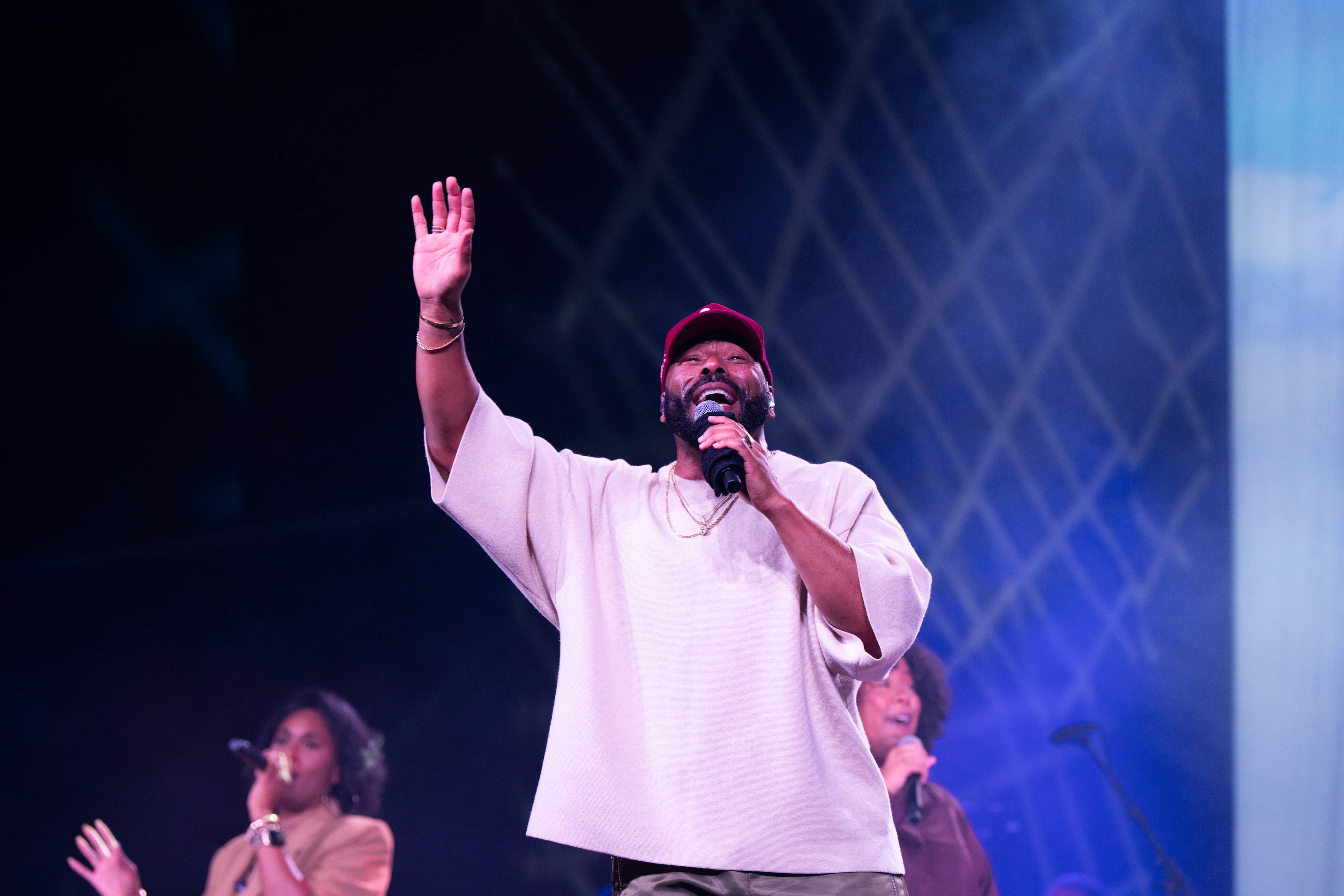 Anthony Evans singing on stage
